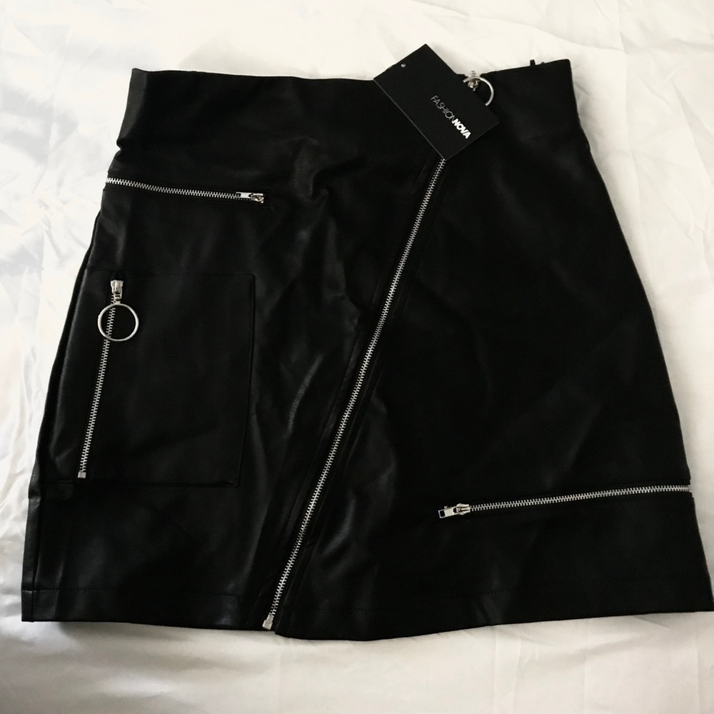Fashion Nova Black Faux Leather Skirt - Medium NWT